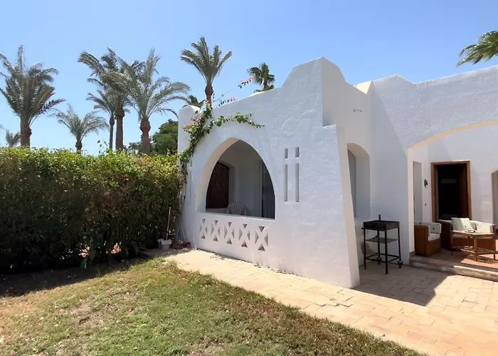 La Vista Mare Domina Coral Bay Villa